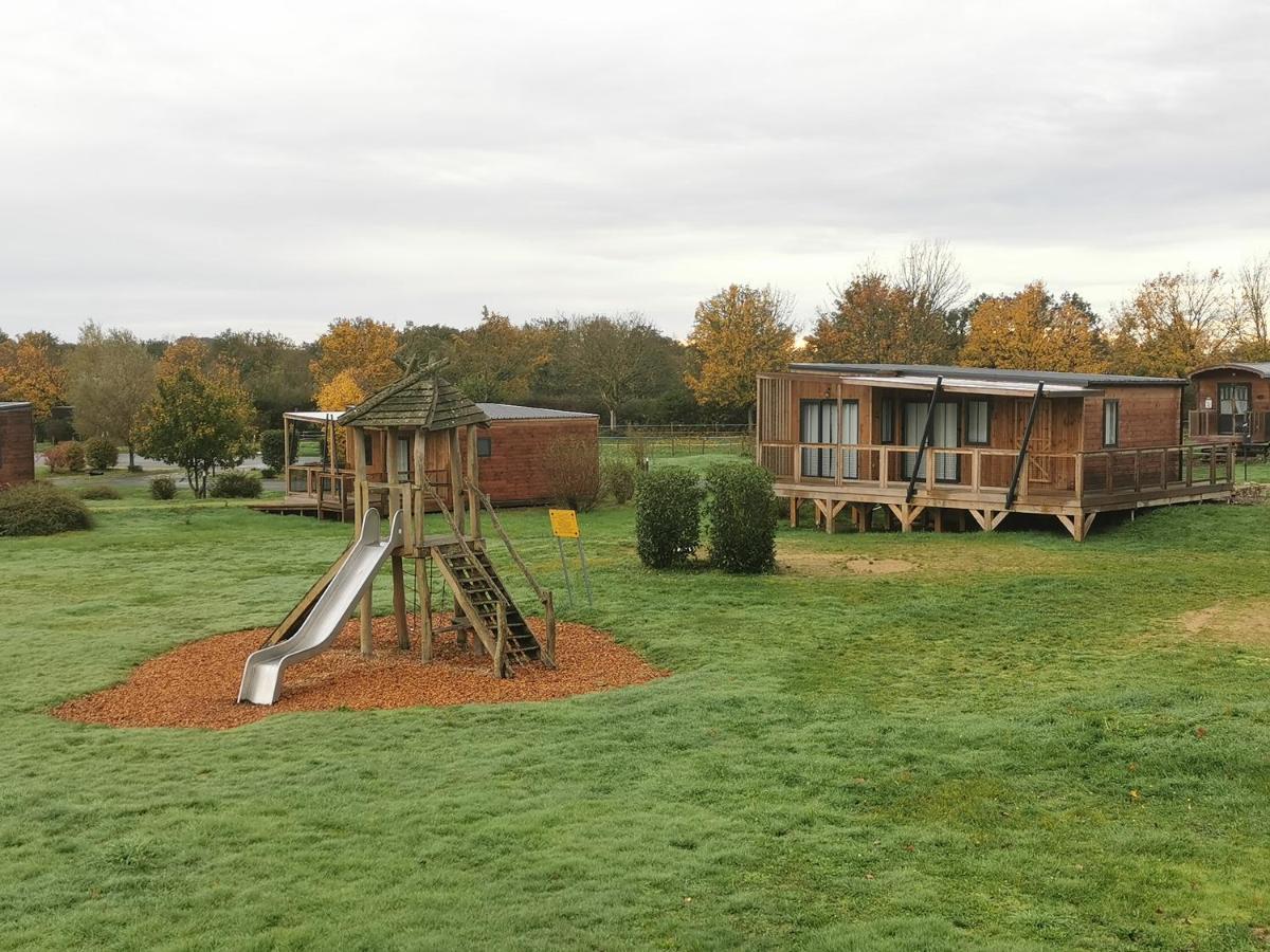 Le Village De Cottages - Le Pole Du Cheval Et De L'Ane Lignieres  Екстер'єр фото